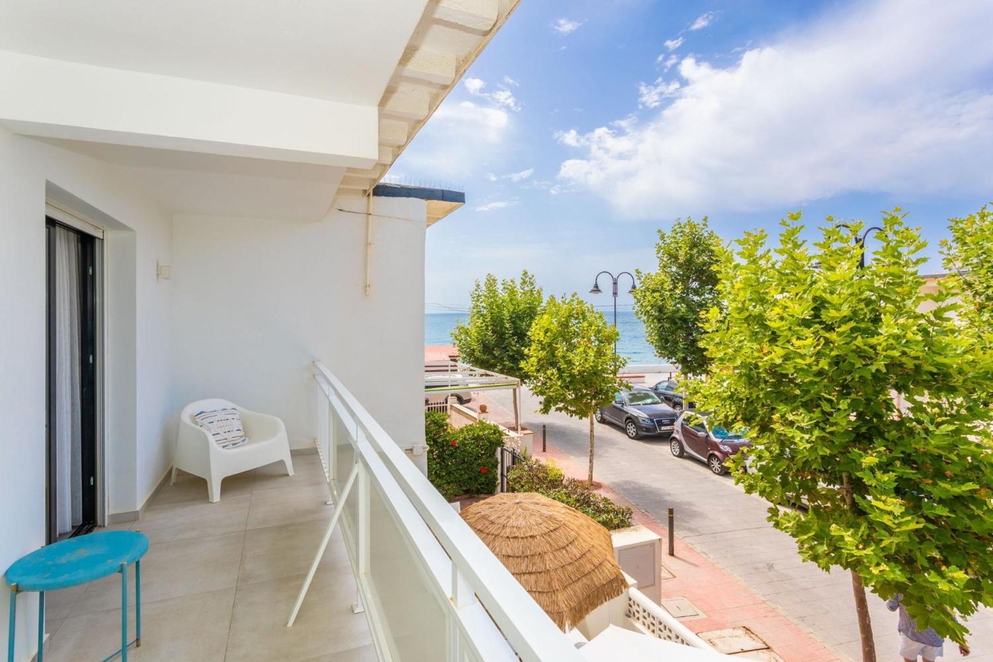 La Cala Beach Home - Beachfront Few Steps Away From Sandy Beach La Cala De Mijas Exterior foto
